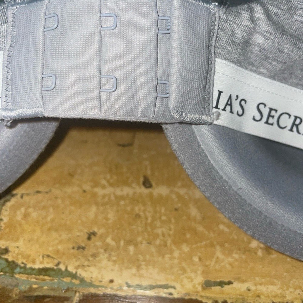 Victoria’s Secret T Shirt Lightly Lined Underwire Demi Gray Bra 34DDD - Picture 7 of 12